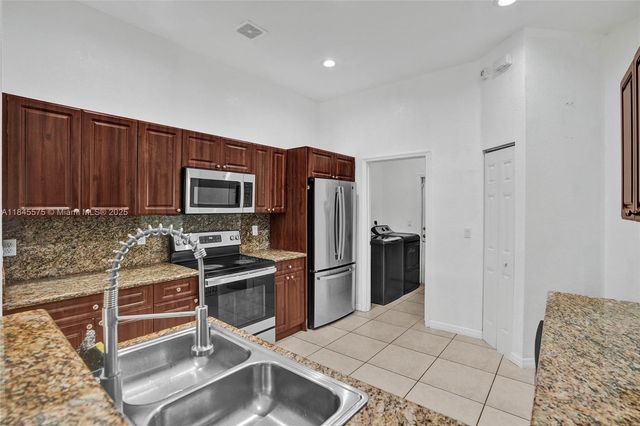 2831 NW 6th Ct, Fort Lauderdale, FL 33311