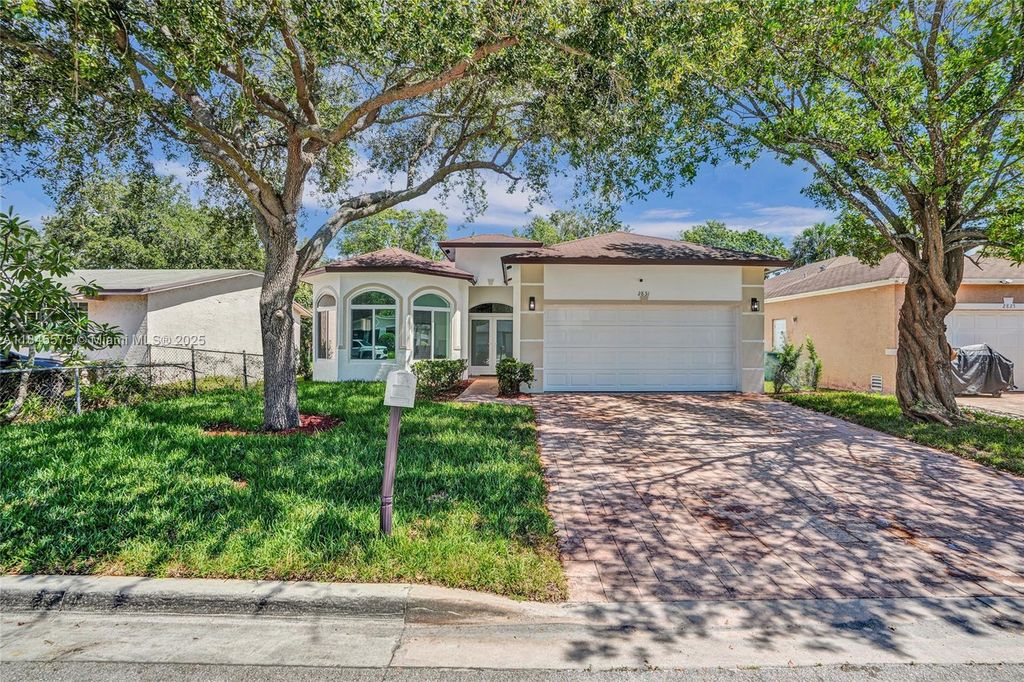 2831 NW 6th Ct, Fort Lauderdale, FL 33311
