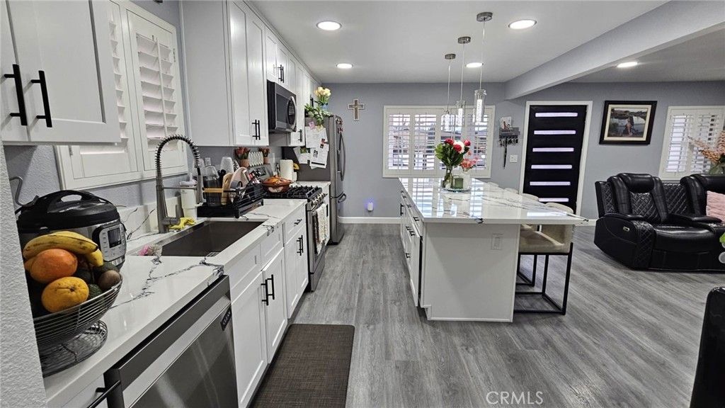 Image 13 of property listing at 1821 E Avenue Q12, Palmdale, CA 93550