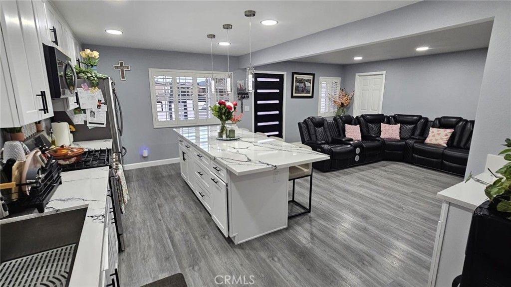 Image 14 of property listing at 1821 E Avenue Q12, Palmdale, CA 93550