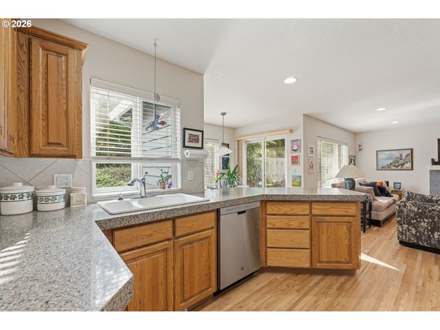 9024 Sw 75TH Ave, Tigard, OR 97223