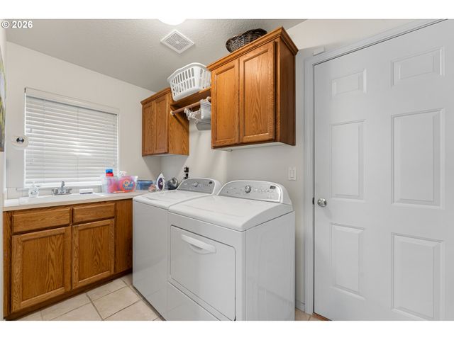 9024 Sw 75TH Ave, Tigard, OR 97223