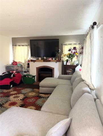 9293 Garfield, Riverside, CA 92503