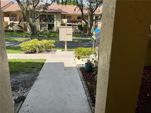1921 SW 15th Street Unit 29, Deerfield Beach, FL 33442