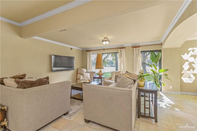 218 Palm Valley W Drive, Harlingen, TX 78552