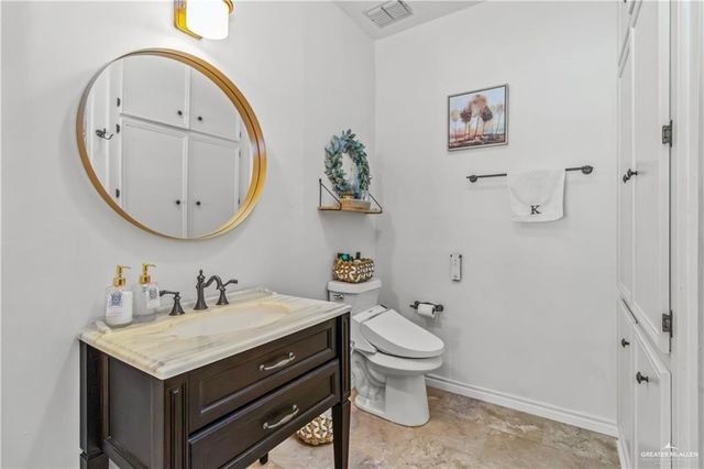 218 Palm Valley W Drive, Harlingen, TX 78552