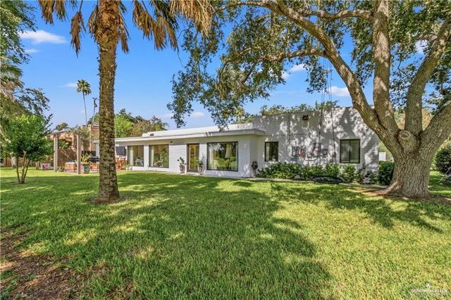 218 Palm Valley W Drive, Harlingen, TX 78552