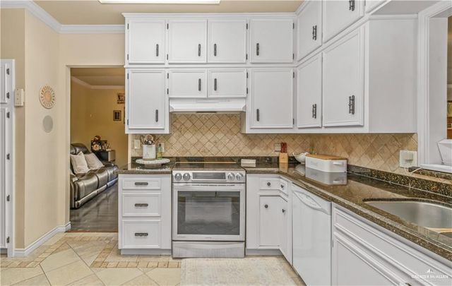 218 Palm Valley W Drive, Harlingen, TX 78552