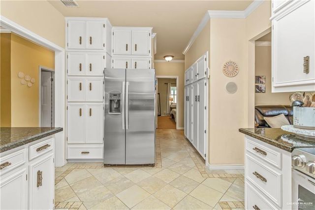 218 Palm Valley W Drive, Harlingen, TX 78552