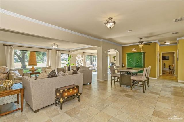 218 Palm Valley W Drive, Harlingen, TX 78552