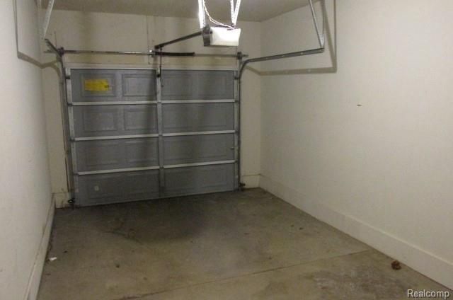 10210 E Midway 103, Commerce Twp, MI 48390