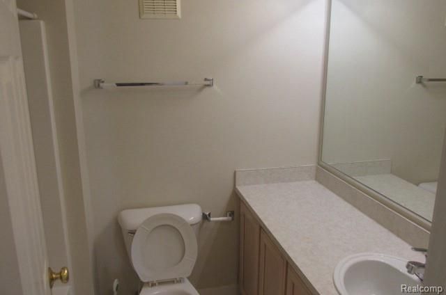 10210 E Midway 103, Commerce Twp, MI 48390