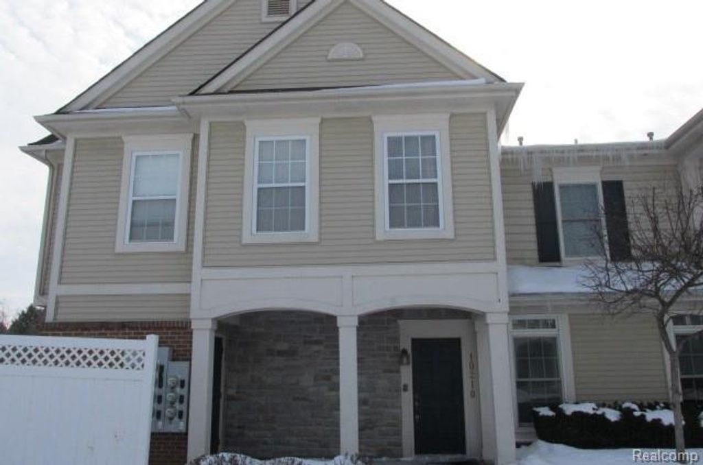 10210 E Midway 103, Commerce Twp, MI 48390