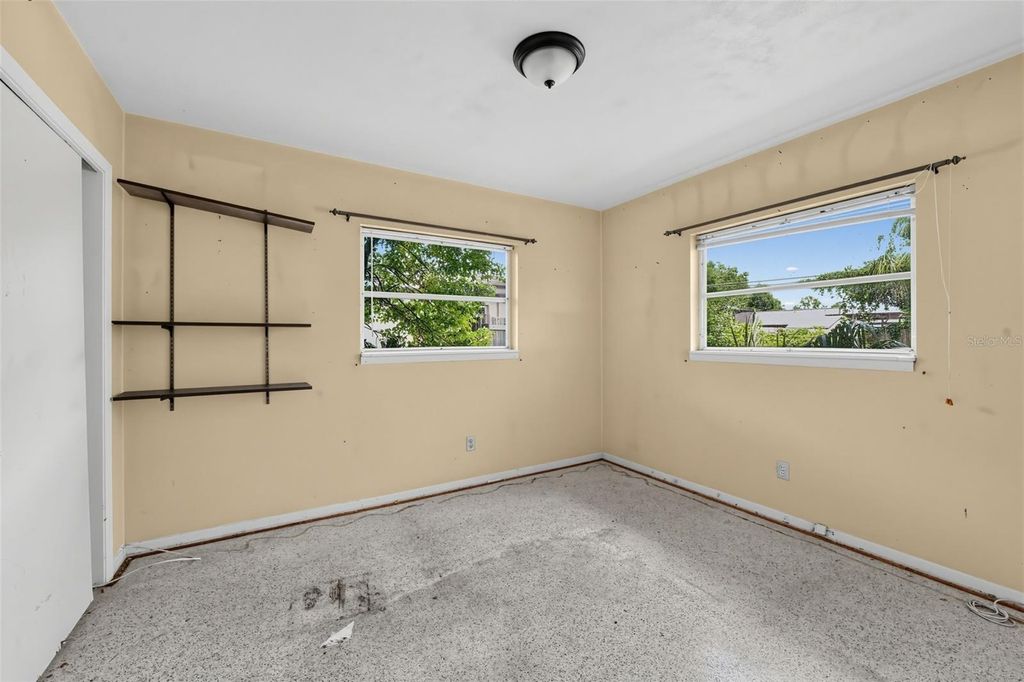 Image 15 of property listing at 109 N MAYWOOD AVENUE, Clearwater, FL 33765