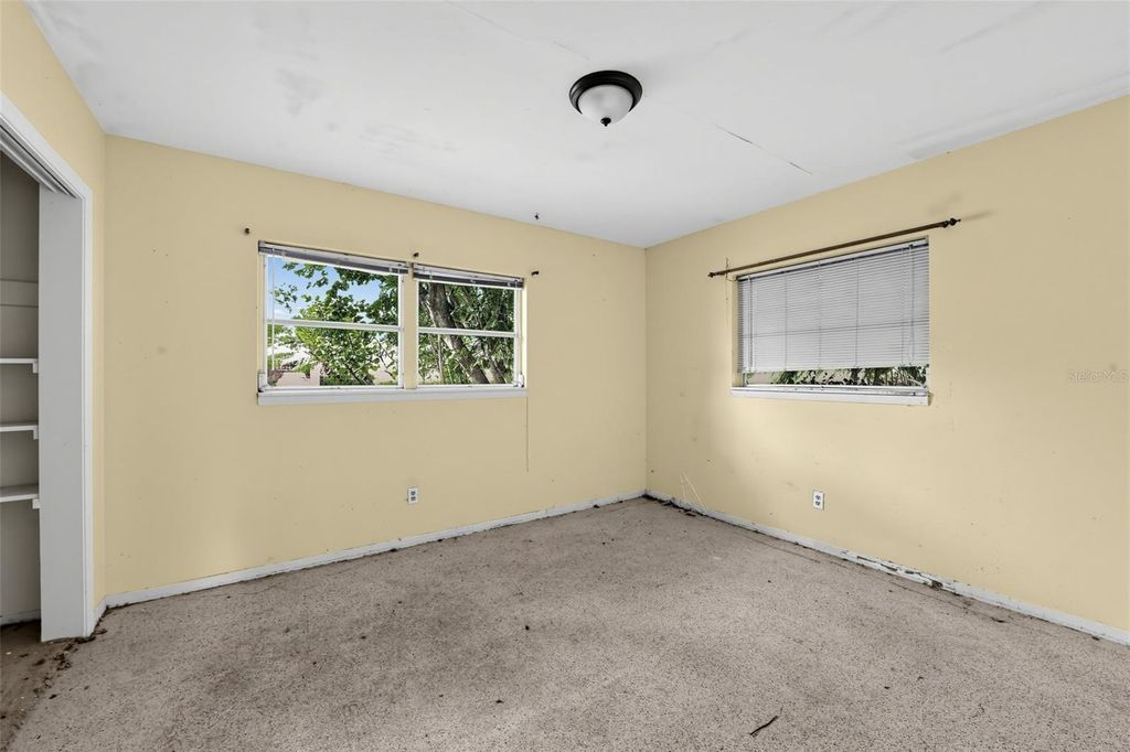Image 19 of property listing at 109 N MAYWOOD AVENUE, Clearwater, FL 33765