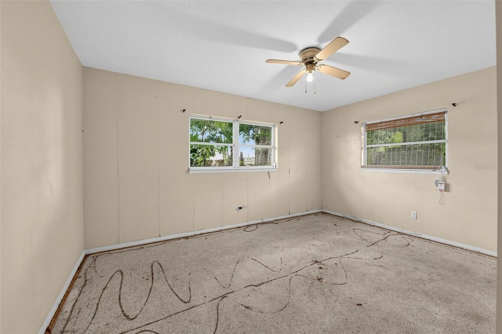 Image 22 of property listing at 109 N MAYWOOD AVENUE, Clearwater, FL 33765