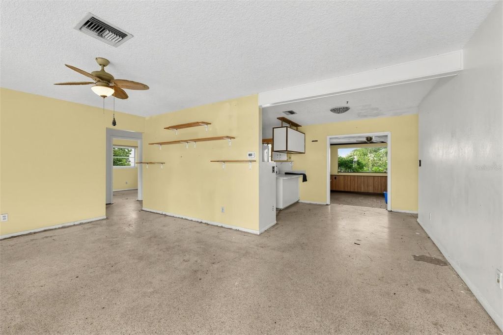 Image 5 of property listing at 109 N MAYWOOD AVENUE, Clearwater, FL 33765
