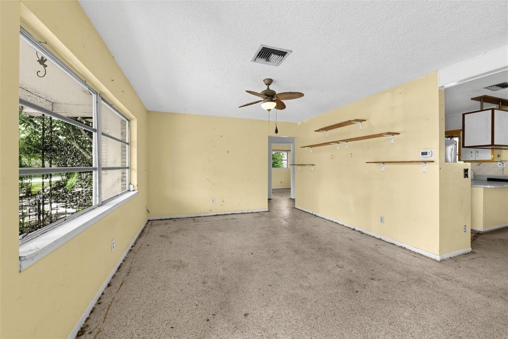 Image 6 of property listing at 109 N MAYWOOD AVENUE, Clearwater, FL 33765