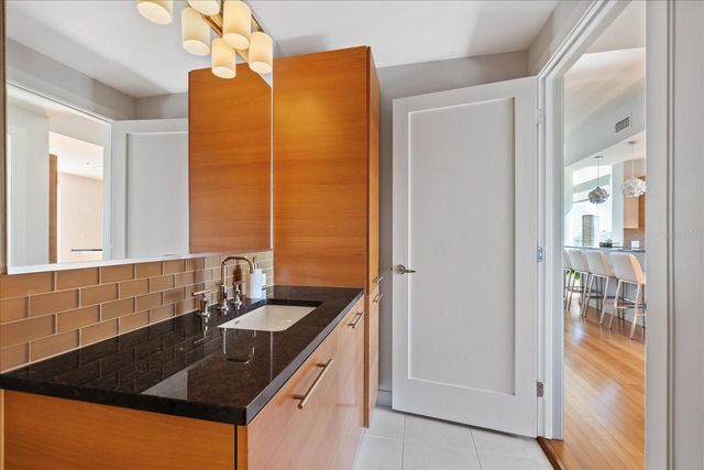 400 4TH AVENUE S 1004, St Petersburg, FL 33701