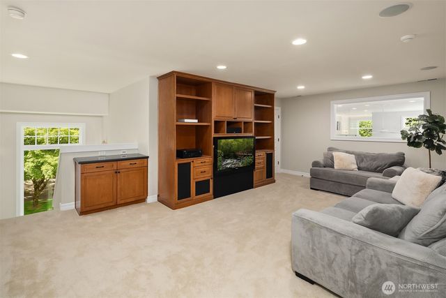 19632 183rd Way SE, Renton, WA 98058