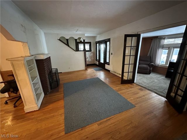 10421 Linnet Avenue, Cleveland, OH 44111