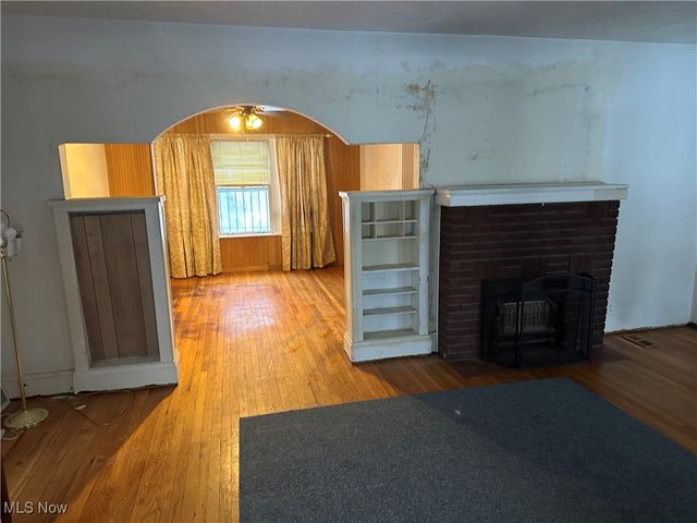 10421 Linnet Avenue, Cleveland, OH 44111