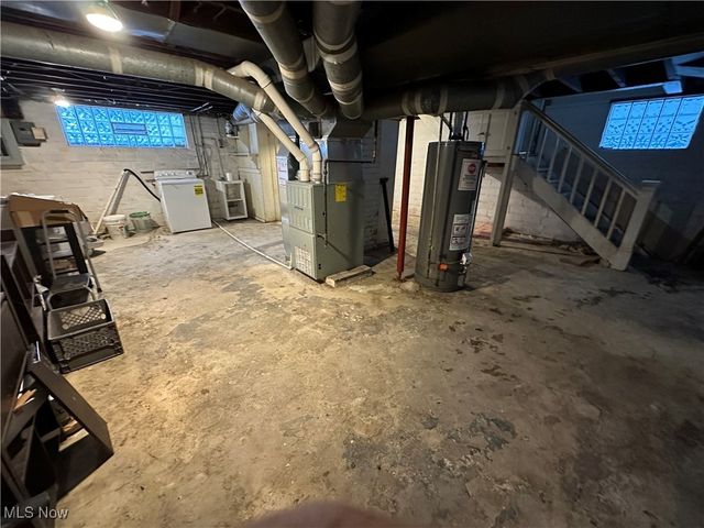 10421 Linnet Avenue, Cleveland, OH 44111