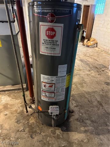 10421 Linnet Avenue, Cleveland, OH 44111