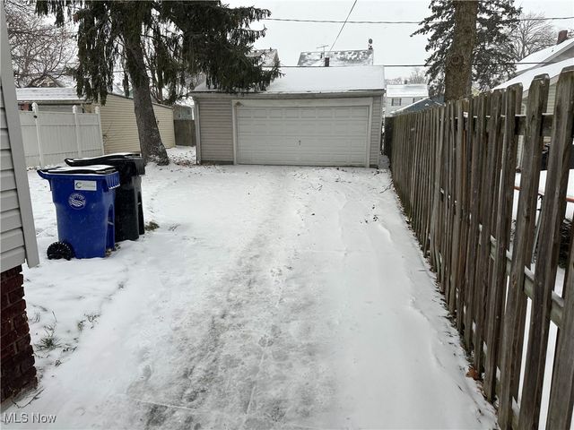 10421 Linnet Avenue, Cleveland, OH 44111