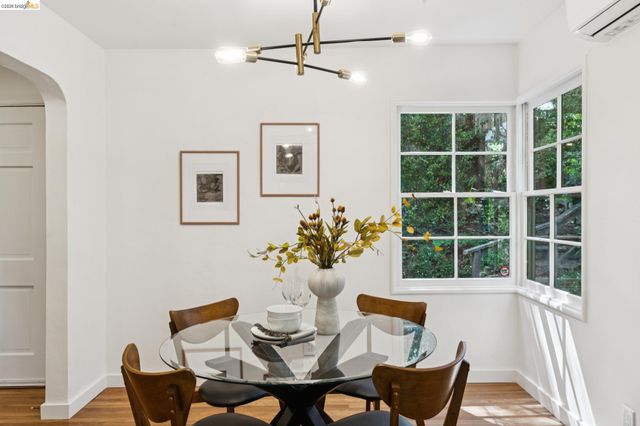 451 Taurus Ave, Oakland, CA 94611