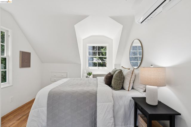 451 Taurus Ave, Oakland, CA 94611