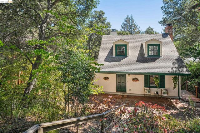 451 Taurus Ave, Oakland, CA 94611