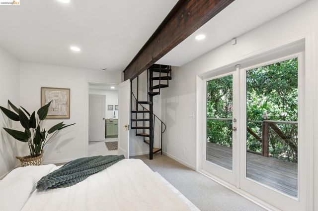 451 Taurus Ave, Oakland, CA 94611