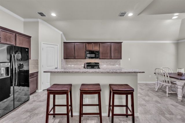 381 Coral Vine Lane, Burleson, TX 76028