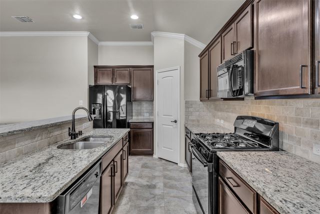 381 Coral Vine Lane, Burleson, TX 76028