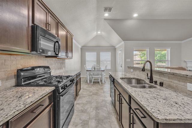 381 Coral Vine Lane, Burleson, TX 76028