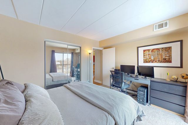 6443 Clarendon Hills Road 411K, Willowbrook, IL 60527