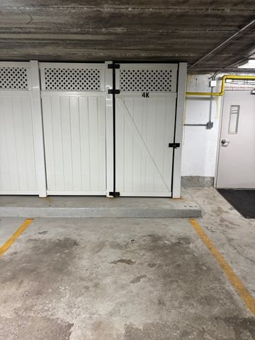 6443 Clarendon Hills Road 411K, Willowbrook, IL 60527