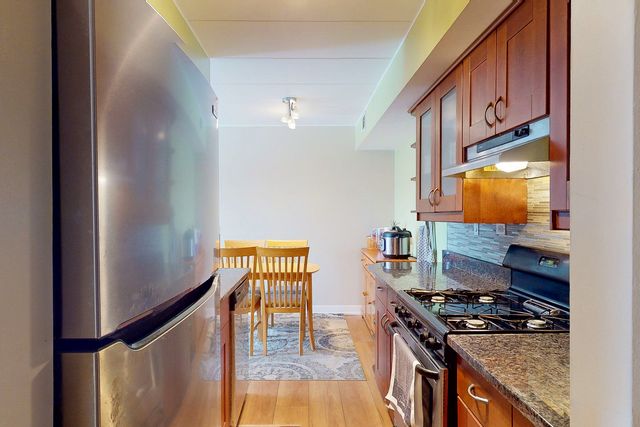 6443 Clarendon Hills Road 411K, Willowbrook, IL 60527