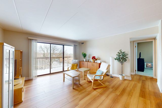 6443 Clarendon Hills Road 411K, Willowbrook, IL 60527