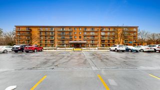 6443 Clarendon Hills Road 411K, Willowbrook, IL 60527