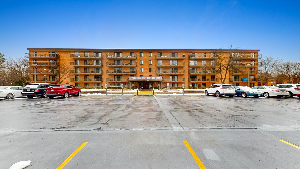 6443 Clarendon Hills Road 411K, Willowbrook, IL 60527