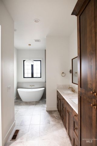 512 Joy Ave., Middleton, ID 83642