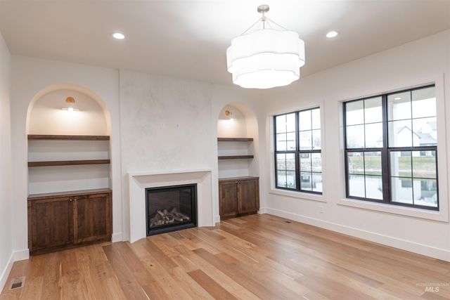 512 Joy Ave., Middleton, ID 83642