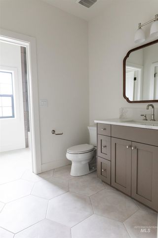 512 Joy Ave., Middleton, ID 83642