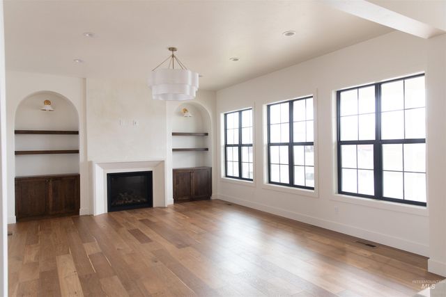 512 Joy Ave., Middleton, ID 83642