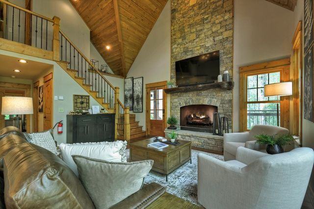 2634 Mountain Tops Road, Blue Ridge, GA 30513