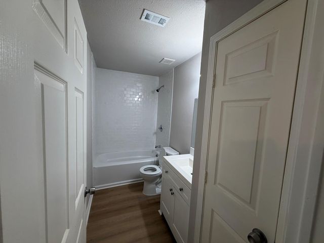 4706 N Wayside, Houston, TX 77028