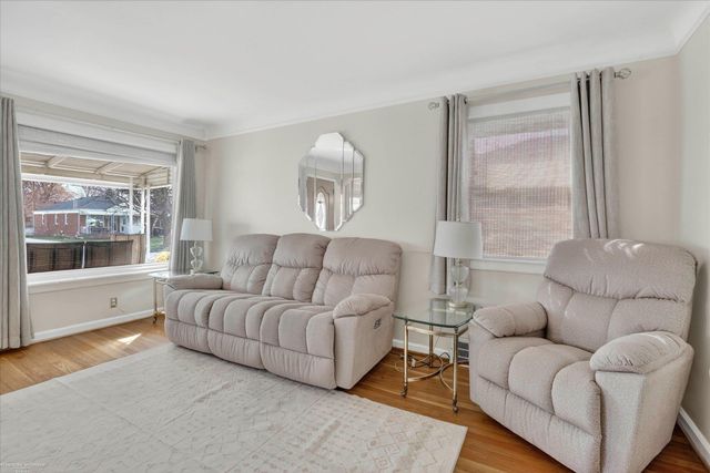 6630 Gahona Avenue, Allen Park, MI 48101