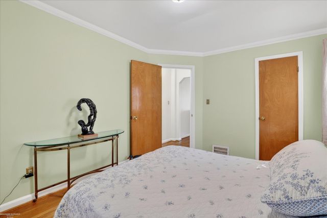 6630 Gahona Avenue, Allen Park, MI 48101